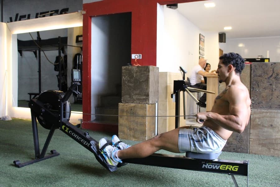 Atleta en el remo de BullBox.
